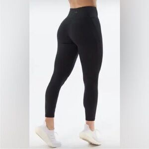 Alphalete Black High-Waisted Pulse Leggings